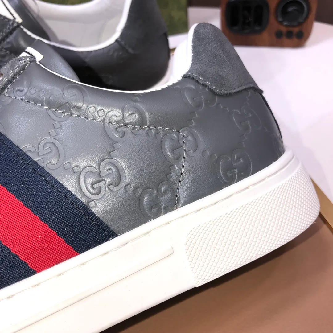 Men's shoes💰440💰[GUCCI] Official website 1:1 men's sports shoes are now on the market. They are made of original fabric + water-dyed sheepskin lining, plus the official website original 1:1 comfortable outsole. Fashionable and versatile, super comfortable and breathable. Standard shoe size 38/45 (custom-made size 45 is non-refundable)